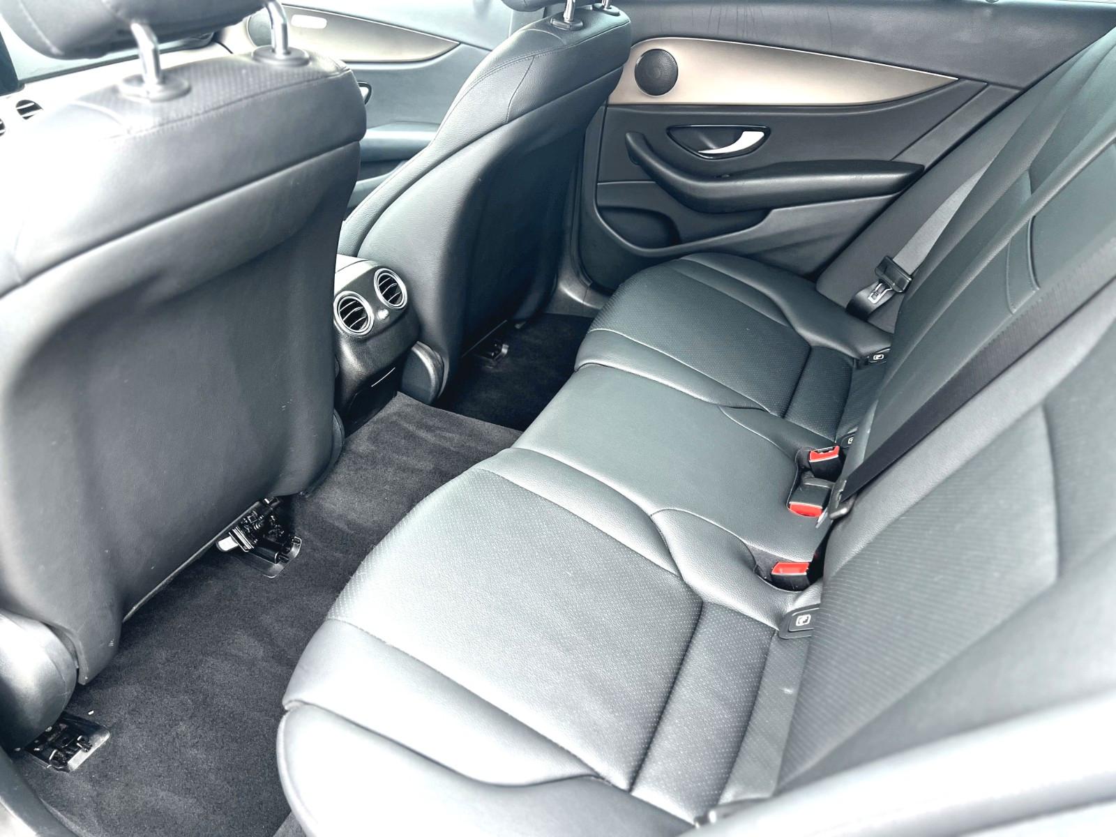 Mercedes-Benz E220d Leder Navi Multib. Standh. Kamera 7-Sitzer
