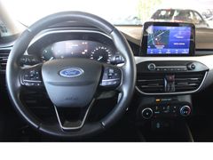 Fahrzeugabbildung Ford Focus Cool & Connect,Automatic,AHK,Kamera