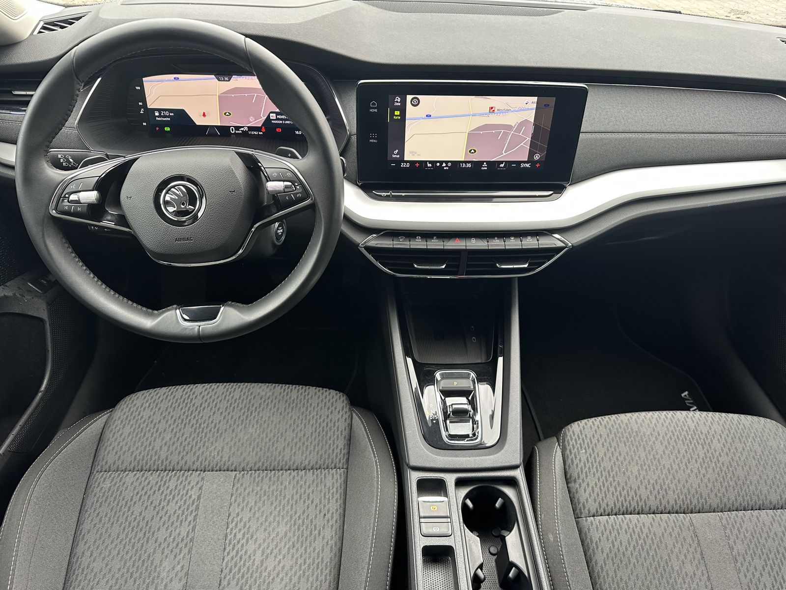 Fahrzeugabbildung SKODA Octavia Combi 2.0 TDI DSG Style NAV+LED+AHK+17ZO