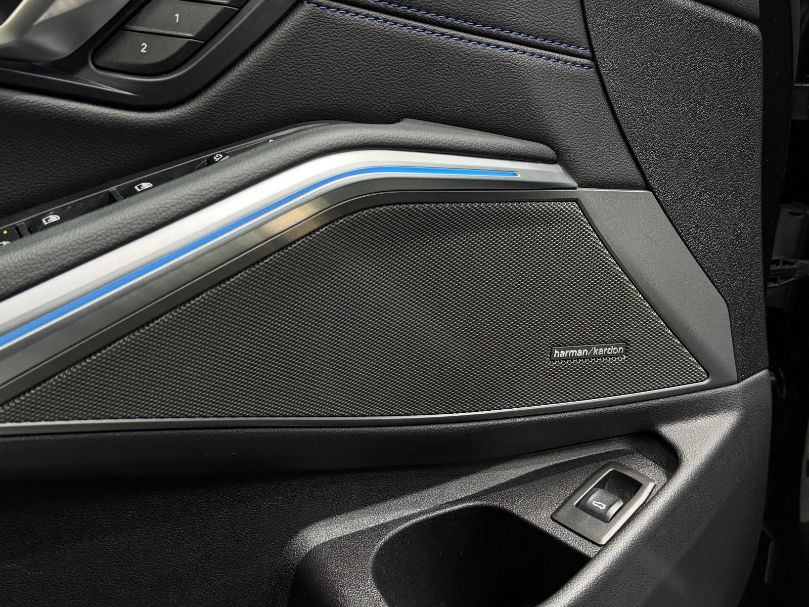 Fahrzeugabbildung BMW M340i Limousine xDrive |H/K|HuD|PANO