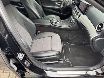 Mercedes E 200 - 12