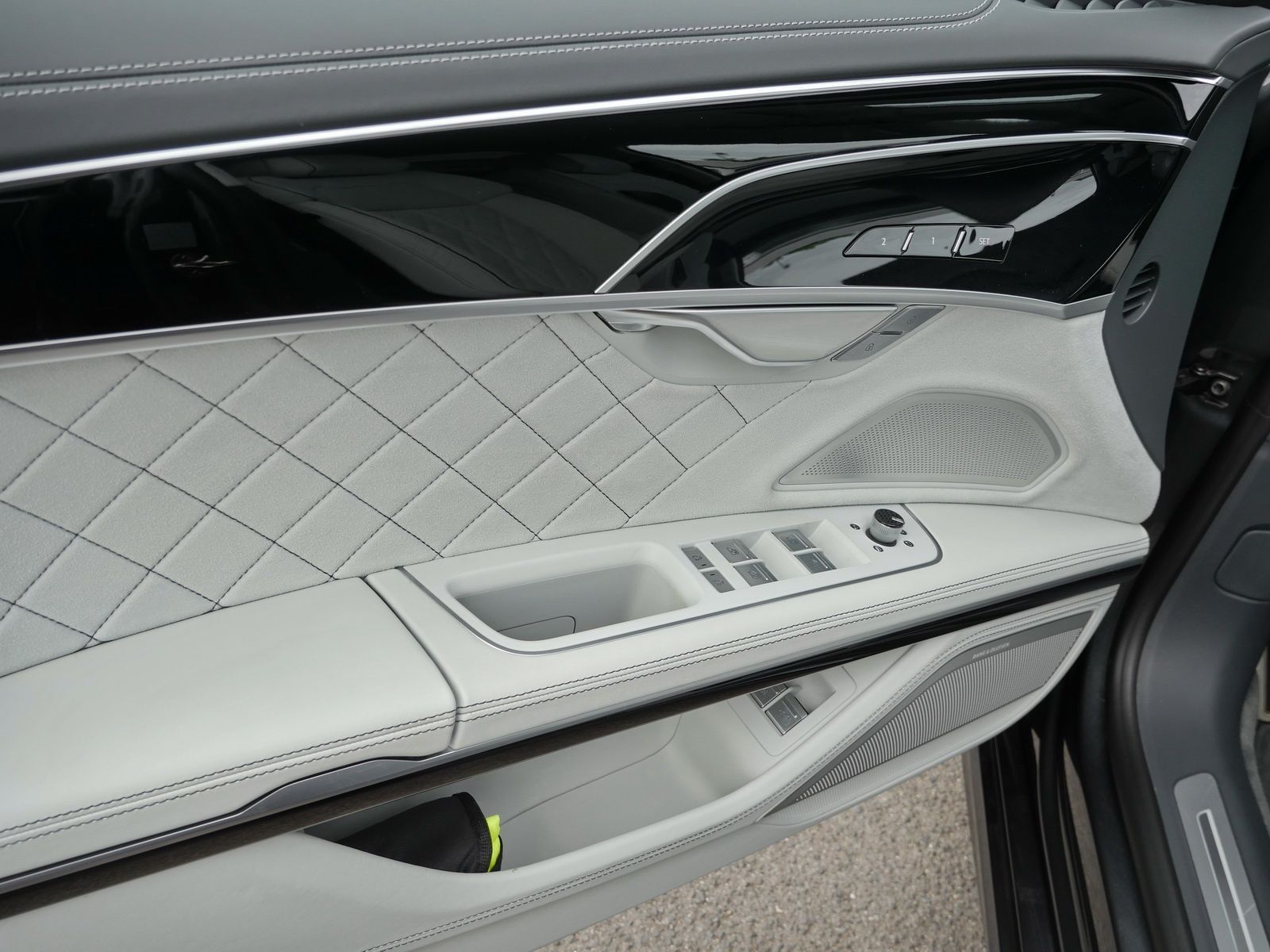 Audi A8 - Bild 23