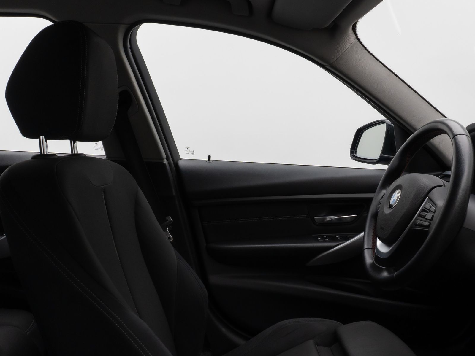 Fahrzeugabbildung BMW 320i Sport Line PDC Xenon AHK Geschwindigkeitsre