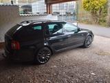 Skoda Octavia 2.0 TDI RS Combi RS - Skoda Octavia aus 2011: Combi RS
