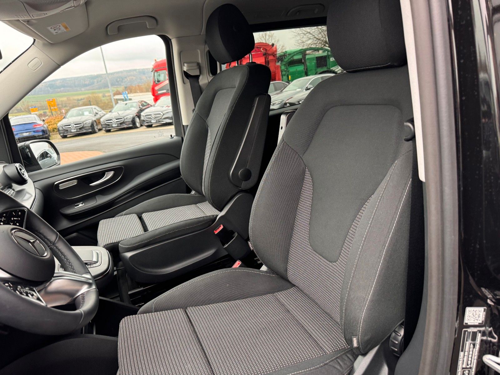 Fahrzeugabbildung Mercedes-Benz V 220 d STYLE K Liege-Paket AHK2,5 DISTRONIC