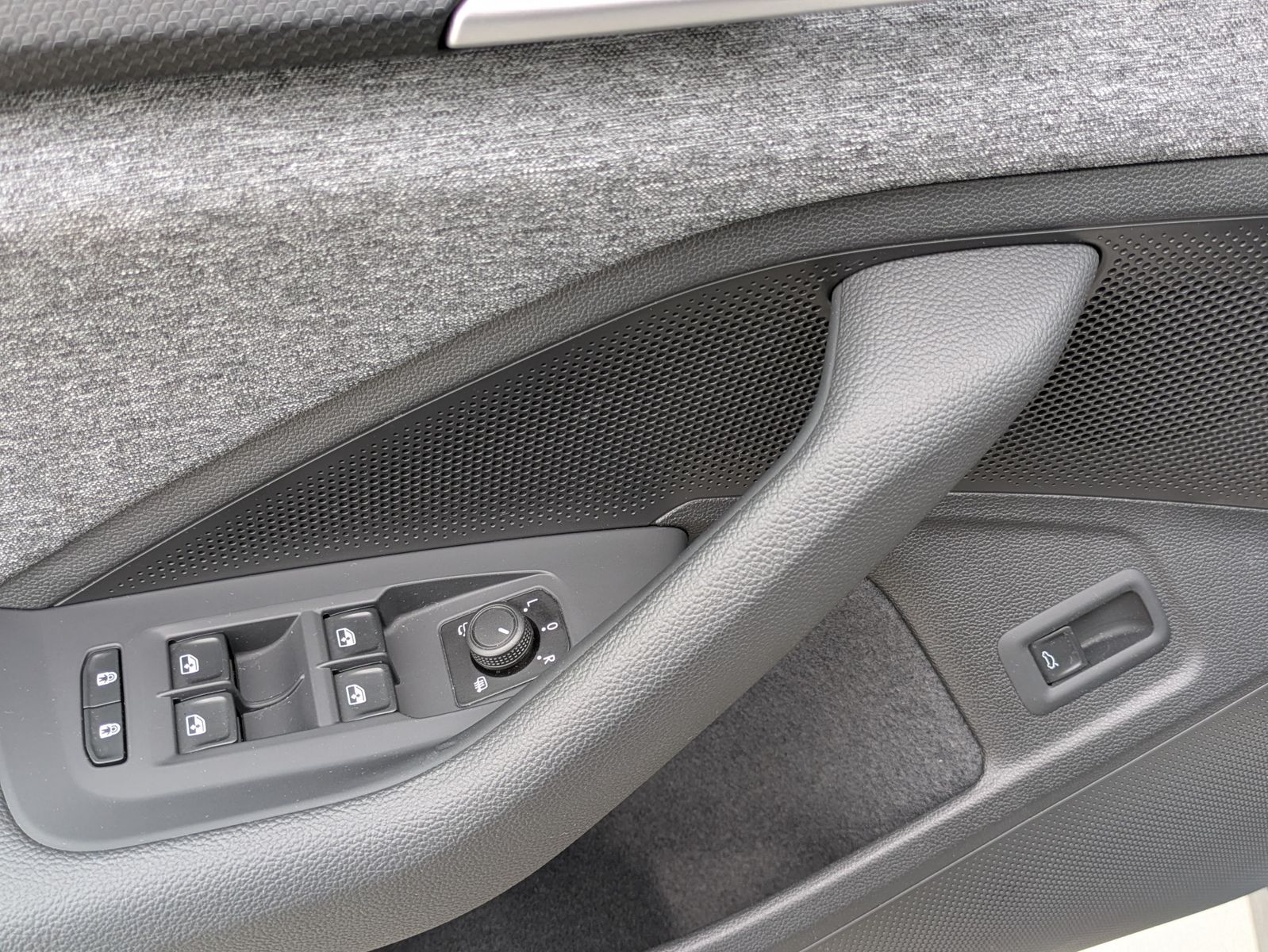 Fahrzeugabbildung SKODA Superb 2.0 TDI 4x4 Selection MATRIX*AHK*5J GAR.
