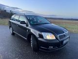 Toyota Avensis t25 D4d 2.0 Diesel - Toyota Avensis aus 2004 mit Diesel-Antrieb