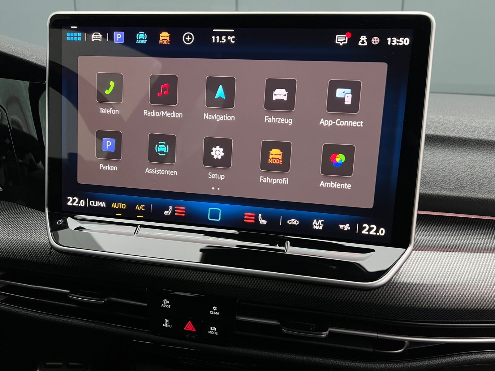 Fahrzeugabbildung Volkswagen Golf VIII R 2.0 TSI DSG 4MOTION *IQ.Light, Black