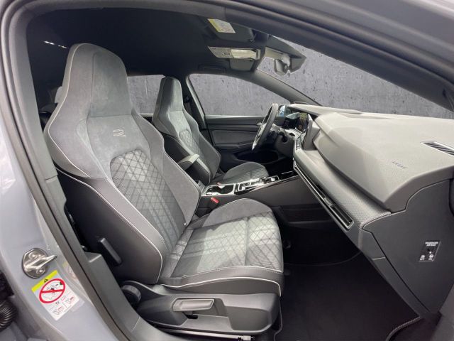 Golf VIII Variant R-Line 1.5 eTSI DSG Bluetooth