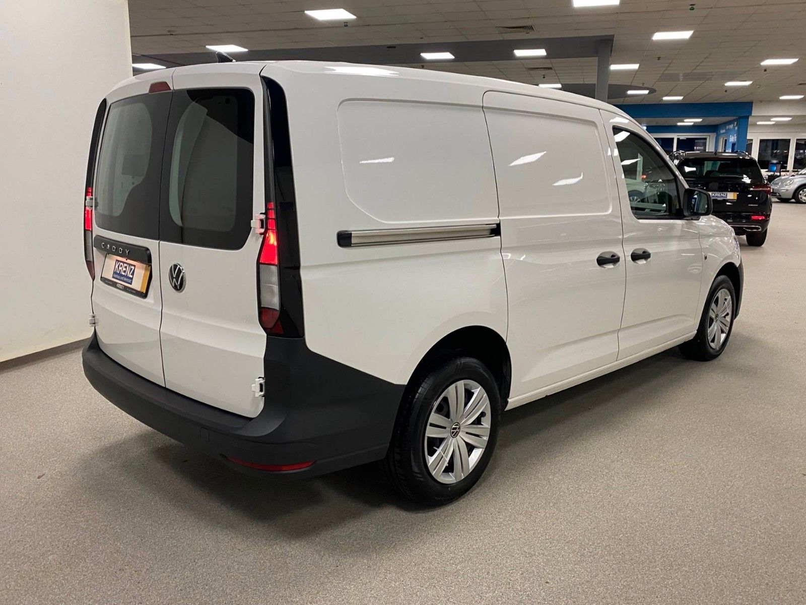 Fahrzeugabbildung Volkswagen Caddy Maxi 1.5 TSI angemeldet vor der Haustür