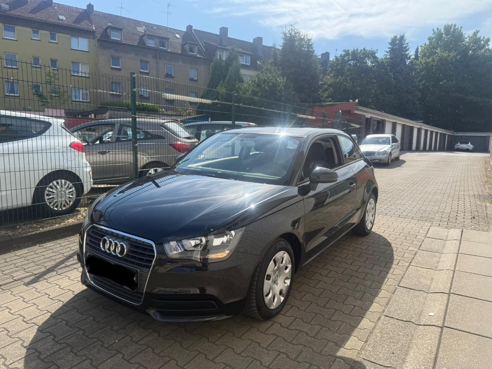 Audi A1 attraction TÜV NEU* 2.HAND * WENIG KM