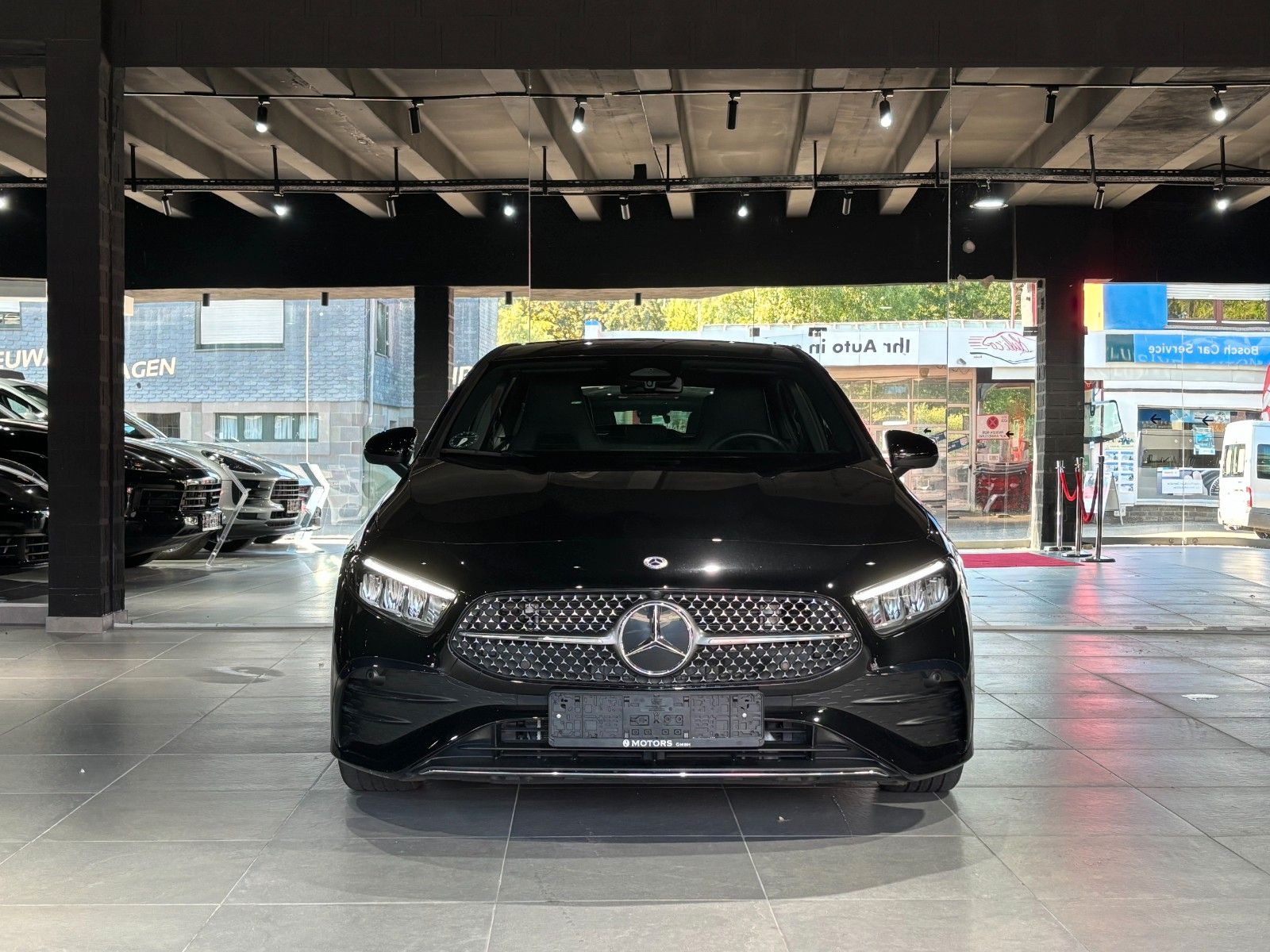 Fahrzeugabbildung Mercedes-Benz A 200 //AMG-LINE//MBUX//AMBIENTE/KAMERA/SHZ/NAVI