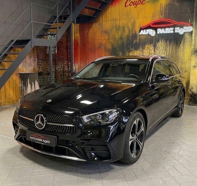 Image of Mercedes-Benz E 300