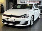 Volkswagen Golf VII GTI BMT 2.0 TSI "Bi-Xenon/Bluetooth" - Volkswagen Golf: Coupe