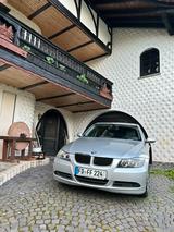 BMW 320i BMW in gutem Zustand Benzin Automtatik VB! - BMW 320 aus 2005: 320i