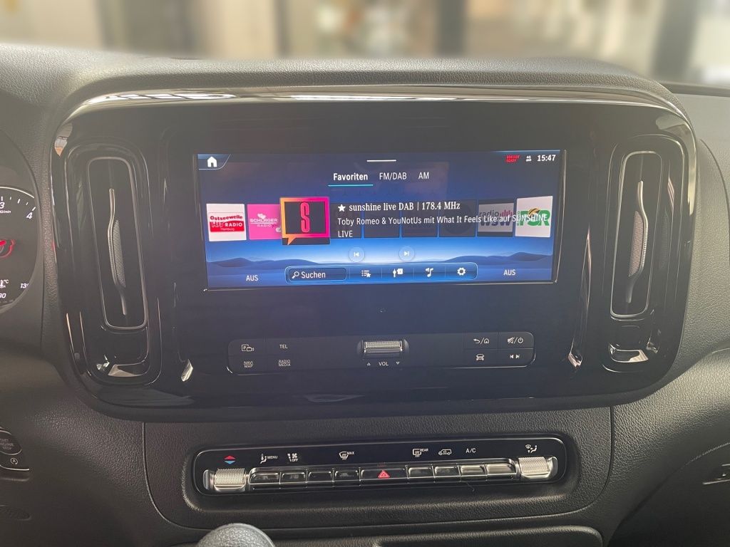 Fahrzeugabbildung Mercedes-Benz Vito 116 Mixto PRO kompakt 5 Sitze LED 2xST PTS