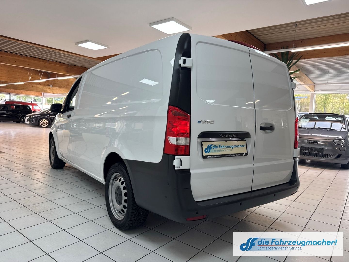 Fahrzeugabbildung Mercedes-Benz Vito Kasten 112 e lang DAB SHZ Rückfahrkam. Notb