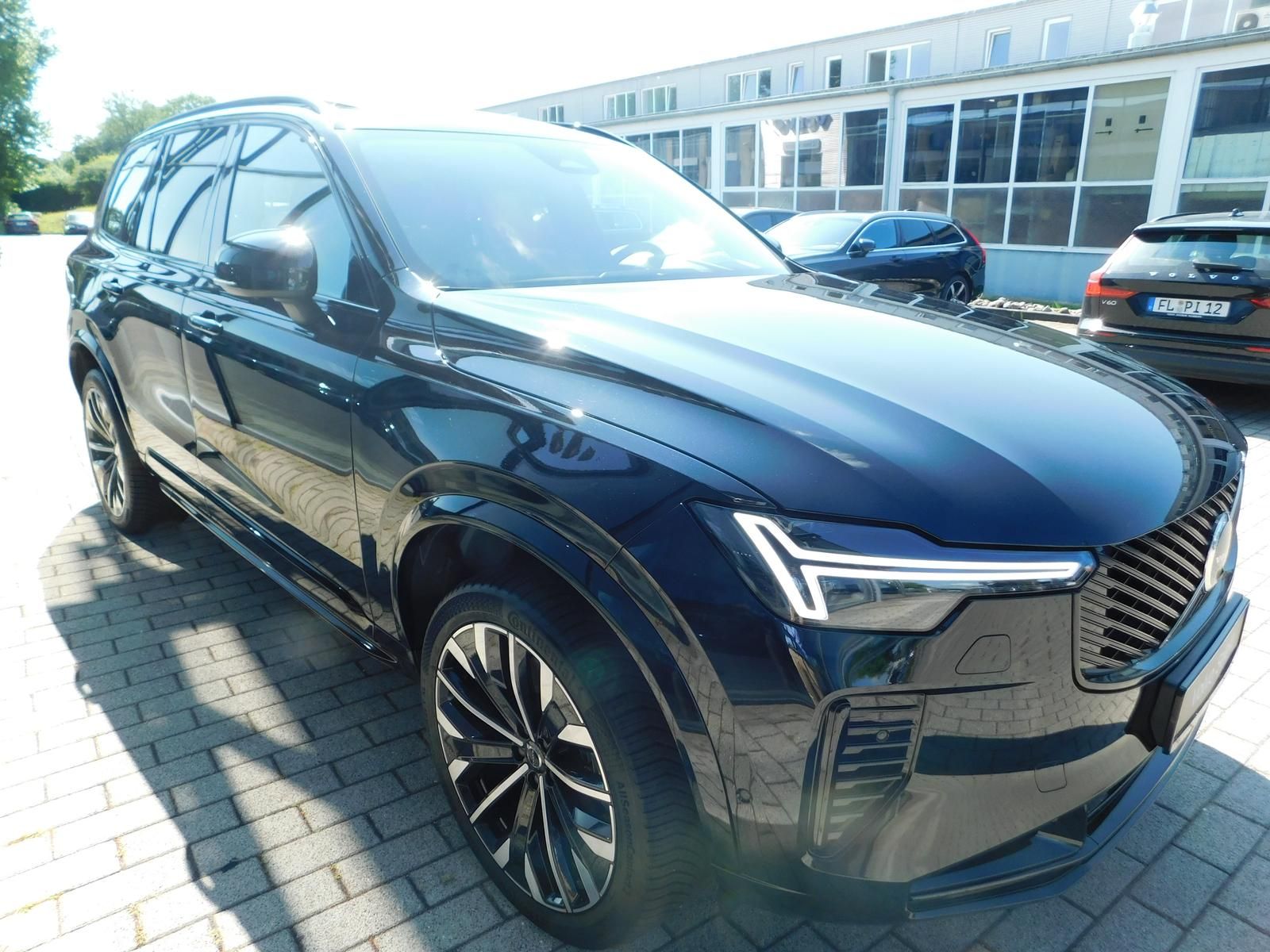 Fahrzeugabbildung Volvo XC90 T8 Ultra Dark