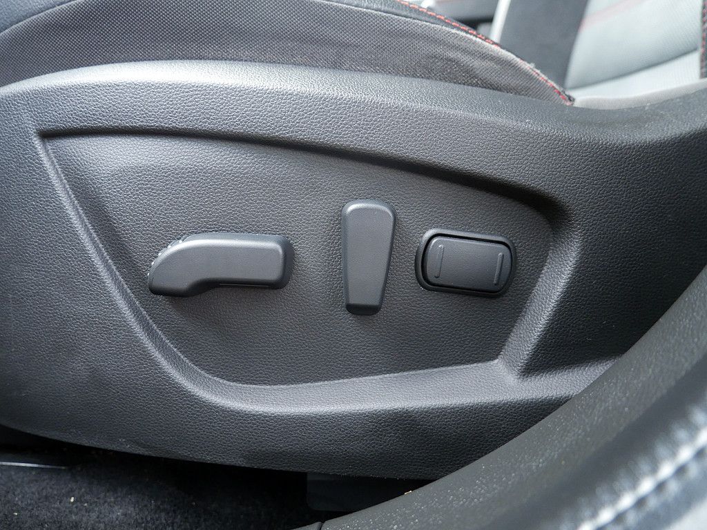 Fahrzeugabbildung Renault Arkana R.S. Line E-Tech 145 KAMERA ACC LED 360°