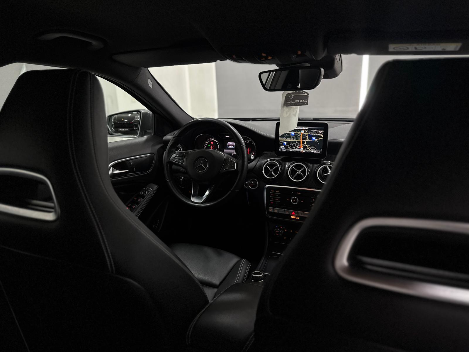 Mercedes-Benz GLA 250 4M AMG-LIN *KAM*DAB*18-ZOLL*LED*SHZ*