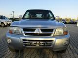 Mitsubishi Pajero 2.5 TDI 3p. Instyle - silberne Mitsubishi Pajero