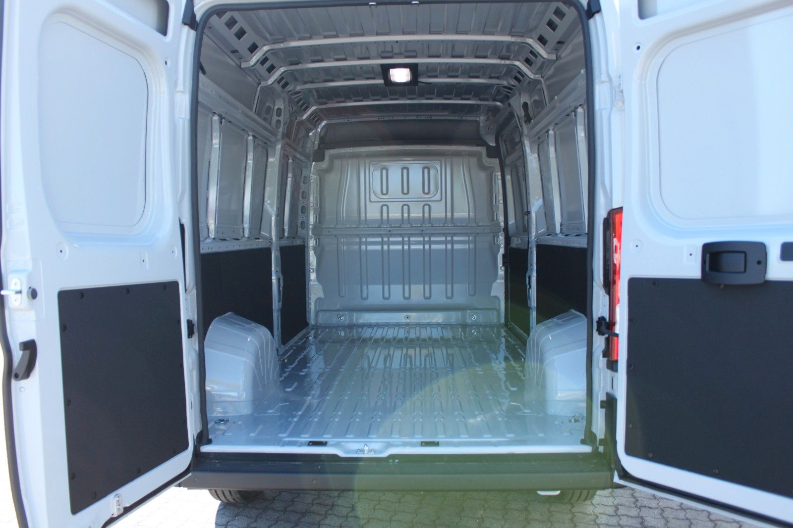 Fahrzeugabbildung Fiat Ducato KaWa  L3H2 Full LED