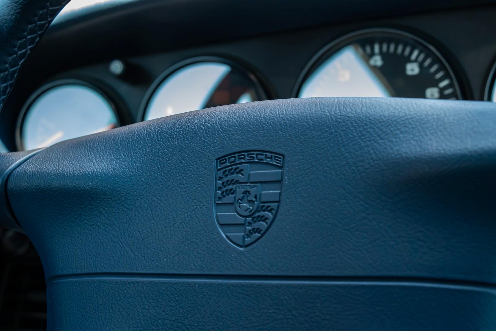 Porsche 993 Carrera Cabriolet