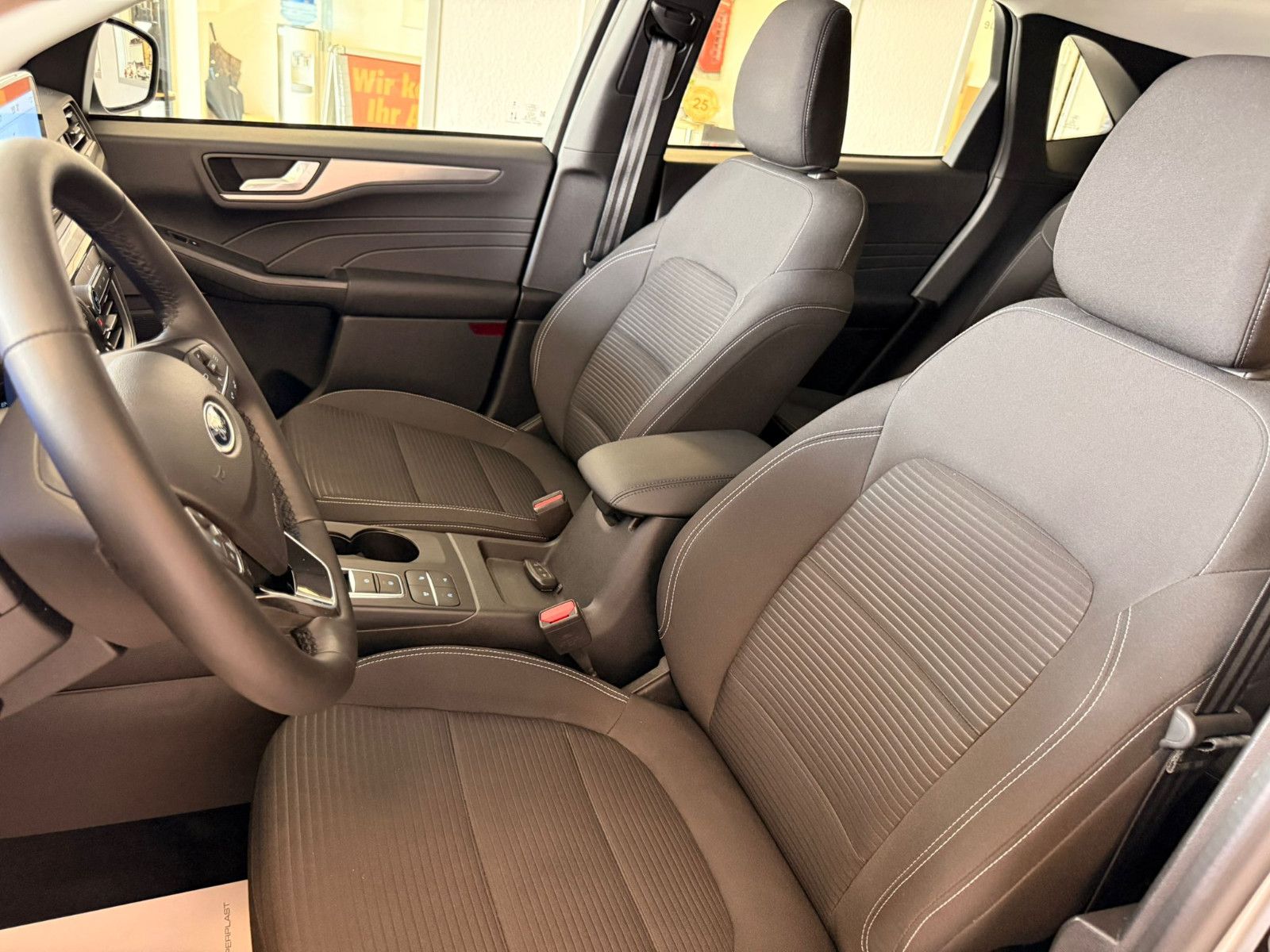 Fahrzeugabbildung Ford Kuga Titanium / NAVI / KAMERA / GEPFLEGT