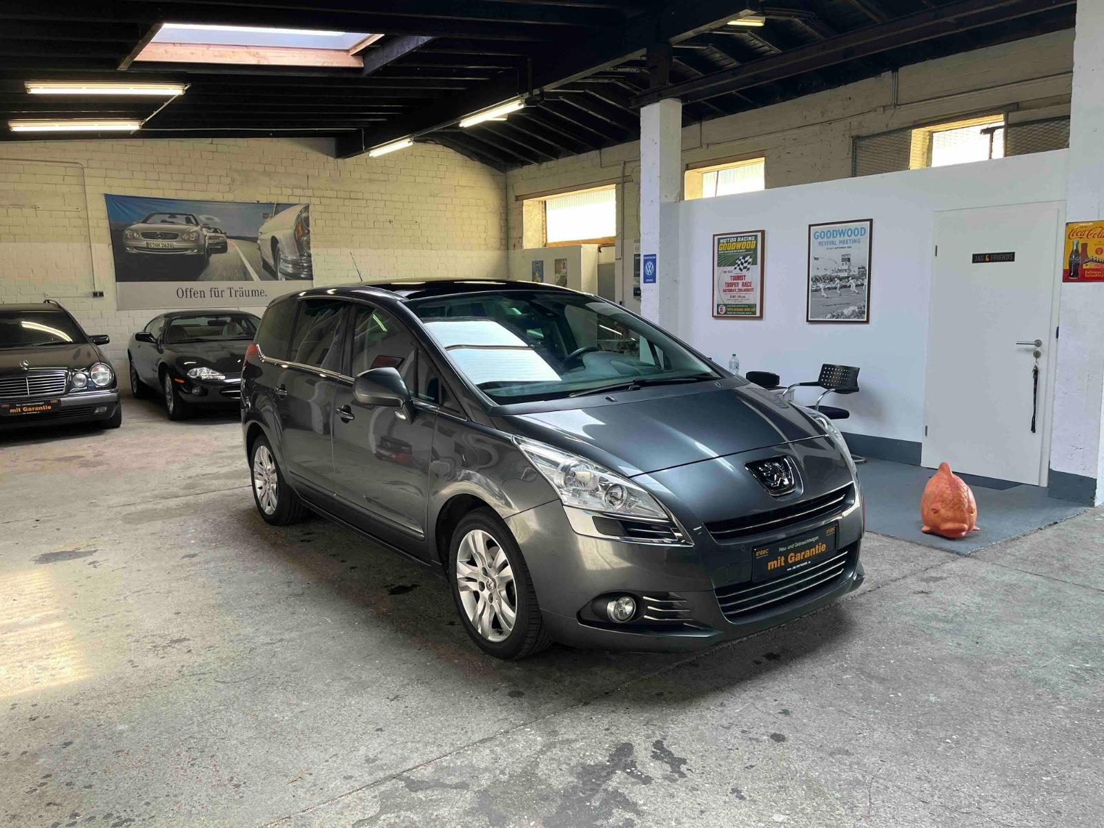 Peugeot 5008 1.6 Platinum Pano AHK PDC SHZ Headup 2. Hd.