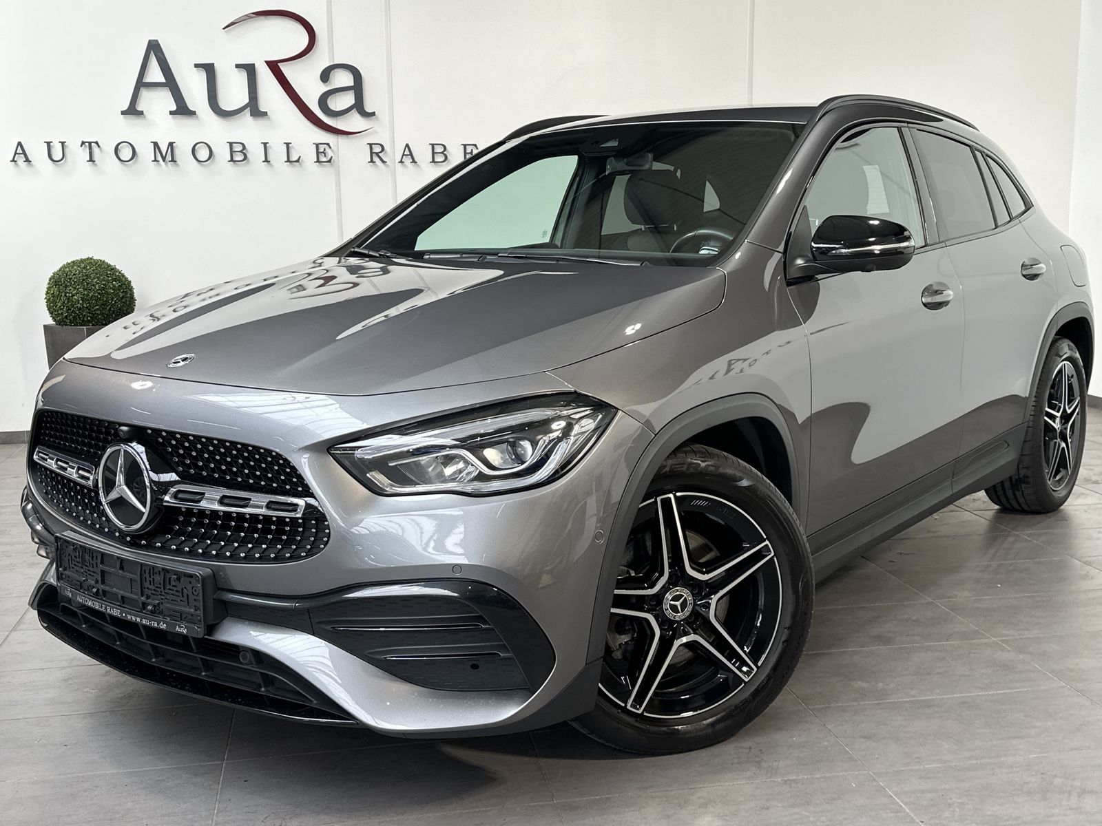 Fahrzeugabbildung Mercedes-Benz GLA 220d 4Matic AMG-Line NAV+LED+KAMERA+PANORAMA