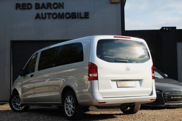 Mercedes V 220 - 4