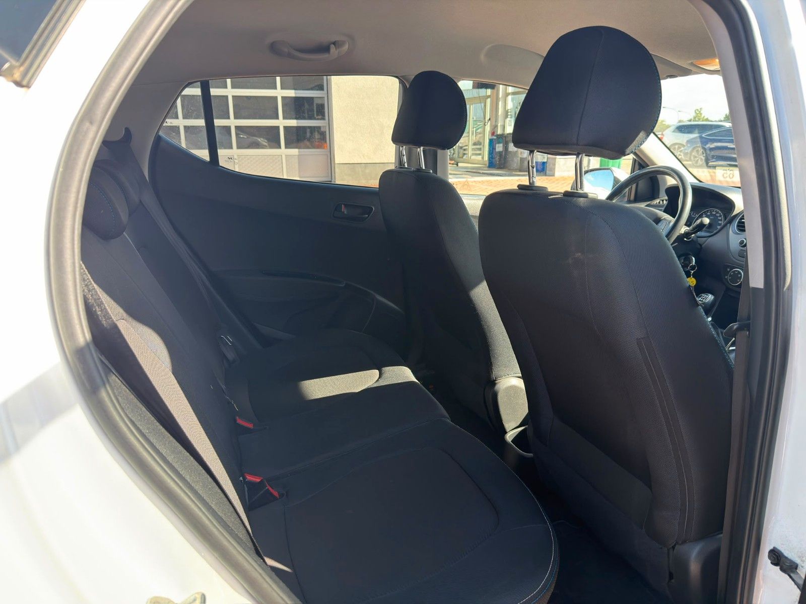 Fahrzeugabbildung Hyundai i10 1.0 Passion *Klima*Allwetter*Isofix*USB*AUX*
