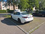 Alfa Romeo Giulia 2.0 Turbo 16V 206 kW AT8-Q4 Veloce Veloce - Alfa Romeo Giulia mit Benzin-Antrieb: Limousine