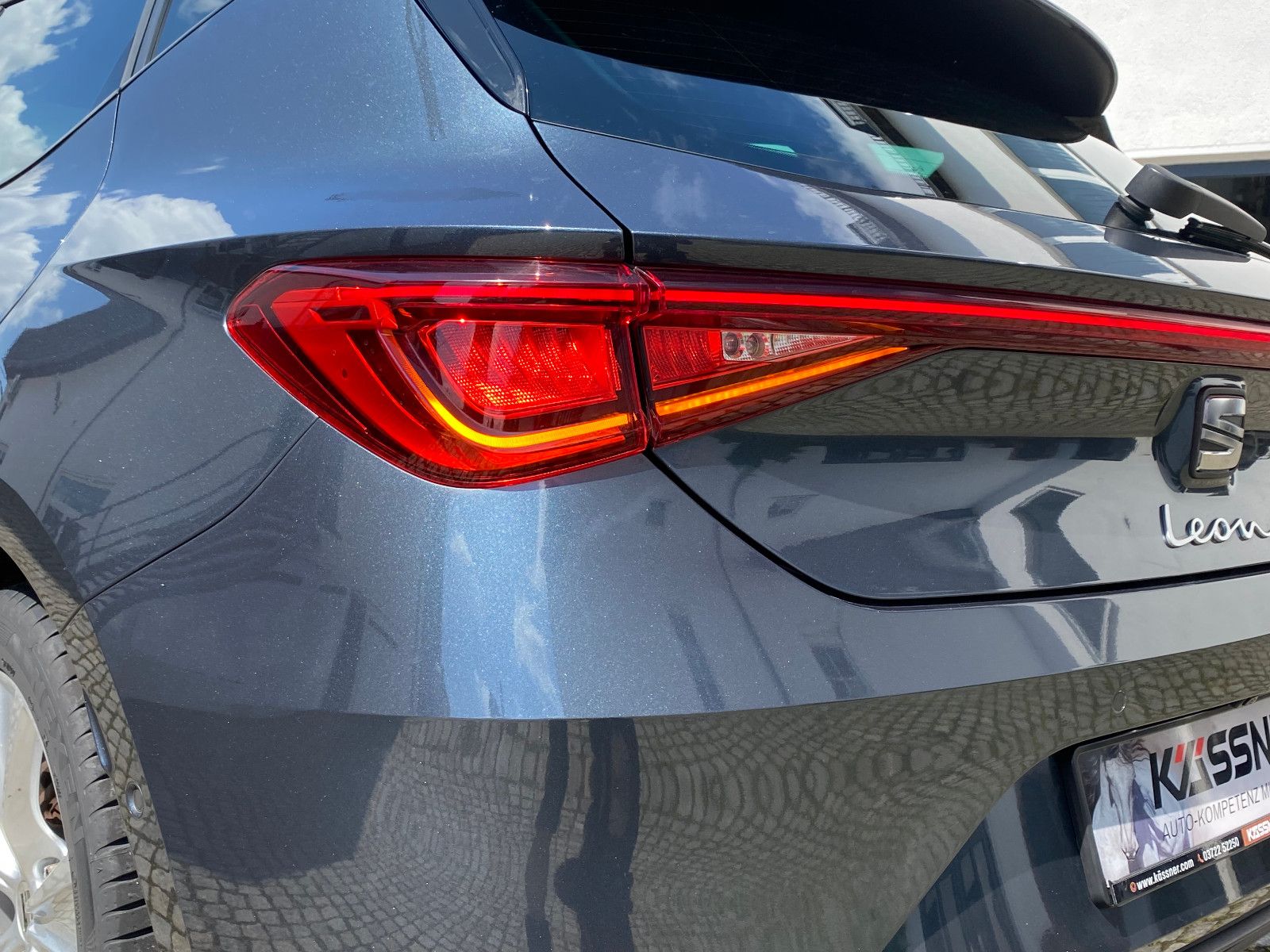 Fahrzeugabbildung SEAT Leon FR 1,5 eTSI DSG *NAVI*PLA*ASSIST-PAKET