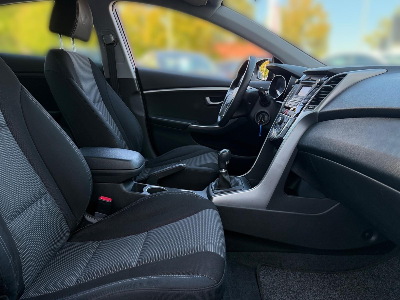 Hyundai i30 1.4 Classic PDC Bluetooth Klima USB AUX