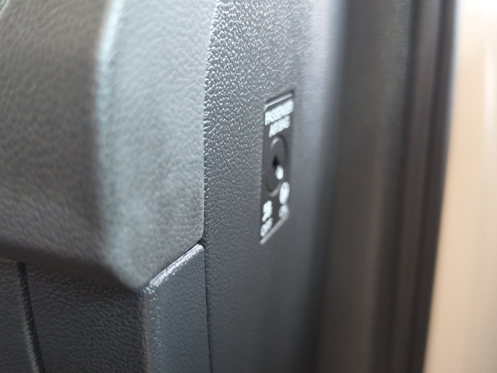 Fahrzeugabbildung Volkswagen Tiguan  R-LINE HiGHLiNE  4MOTION PANORAMA DACH