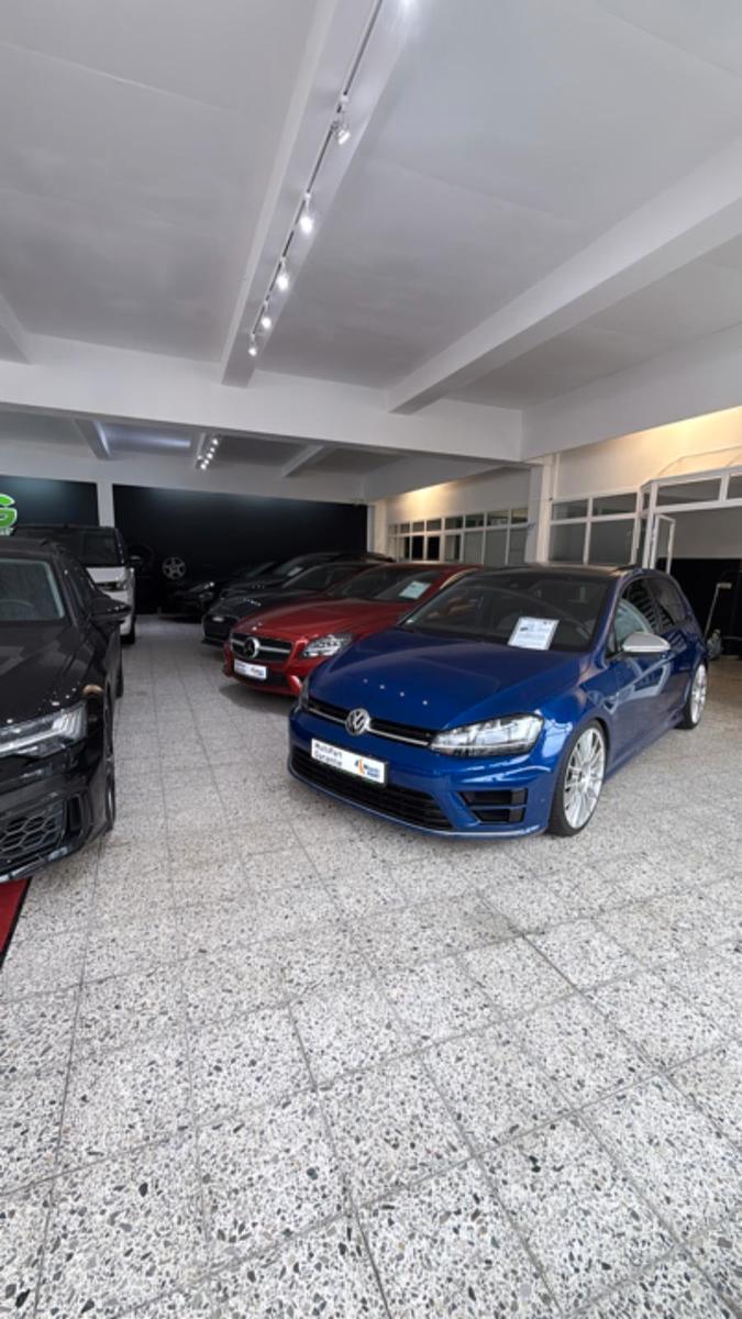 showroom-image-top