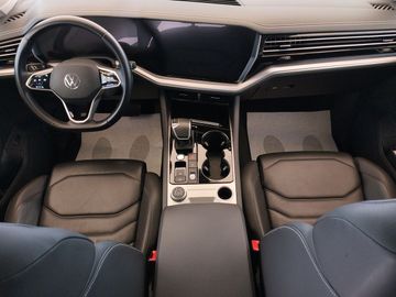 Volkswagen Touareg - 7