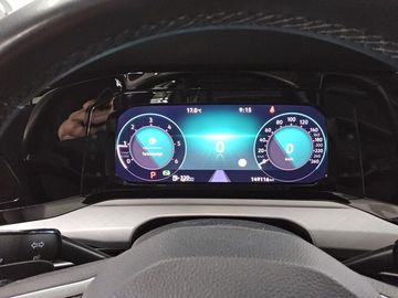 Volkswagen Golf - 8