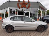 Seat Leon Stella , Kein TÜV - Seat Leon mit Benzin-Antrieb: Limousine, Stella