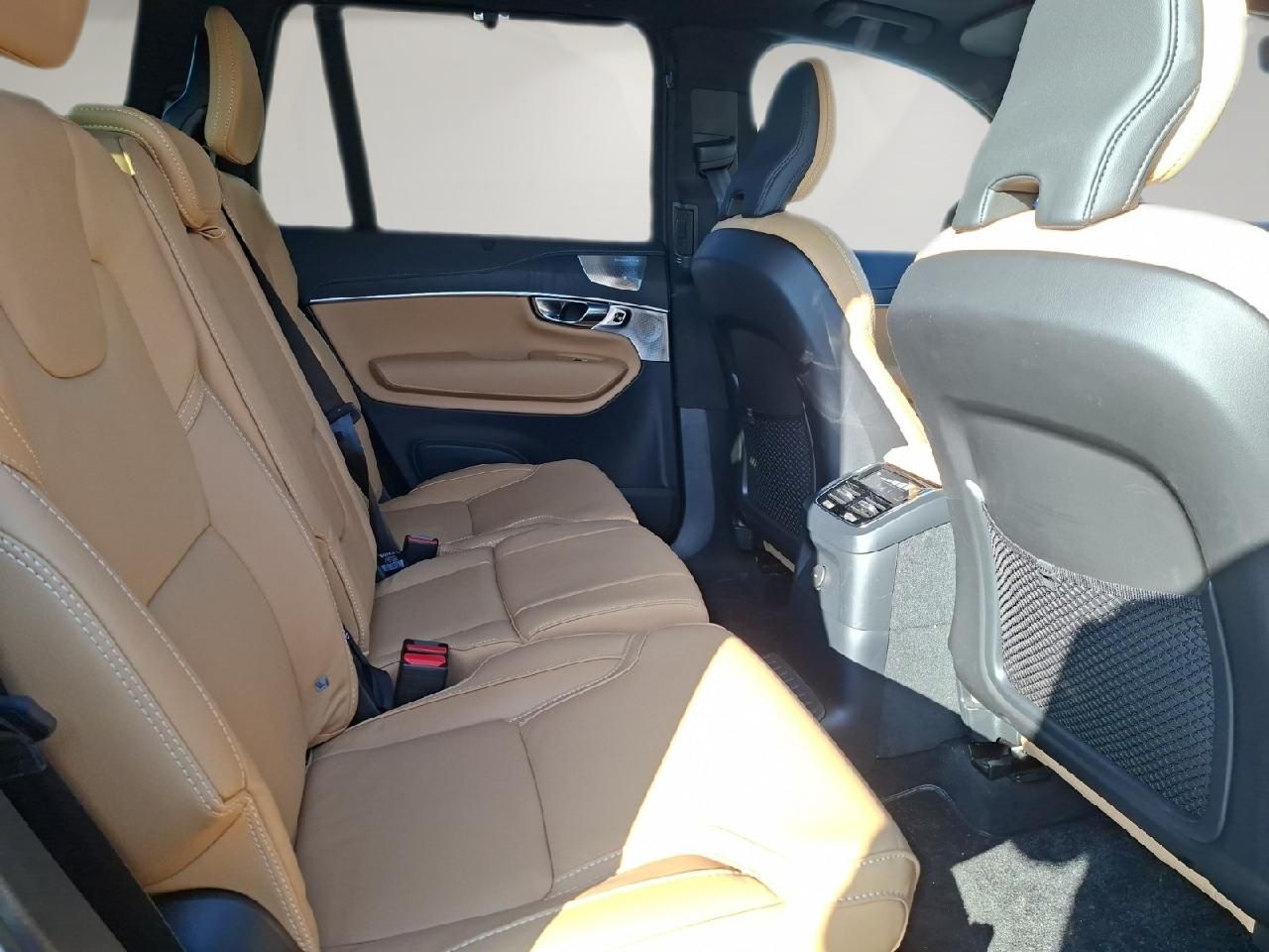 Fahrzeugabbildung Volvo XC90 T8 AWD Ultra Dark Plug-In Hybrid*B&W*