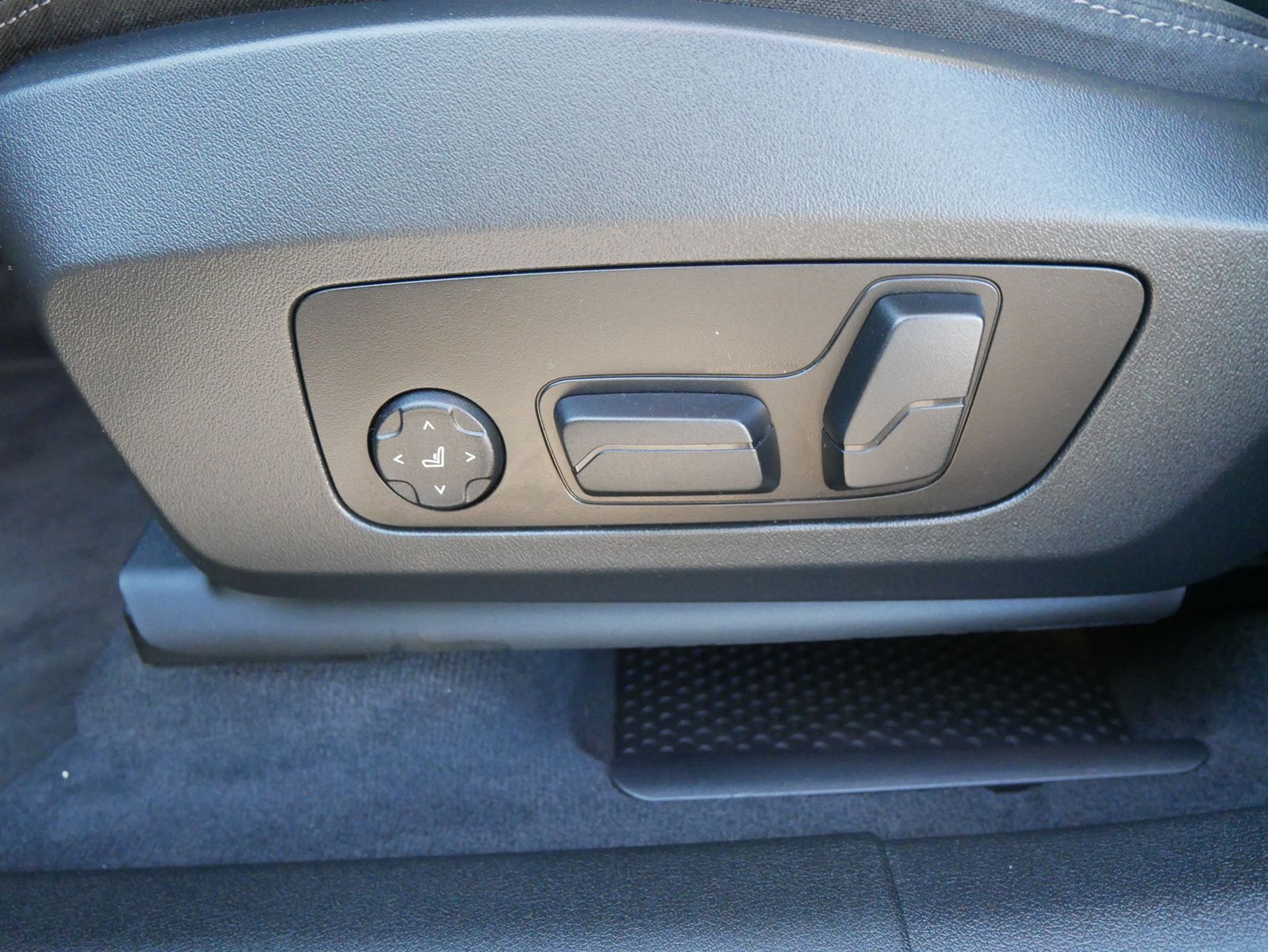 BMW X1 xDrive20d xLine Head-Up HK HiFi DAB LED Shz foto 11