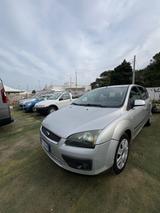 Ford Focus CC 1.6 TDCi (90CV) S.W. - Ford Focus aus 2005 mit Diesel-Antrieb