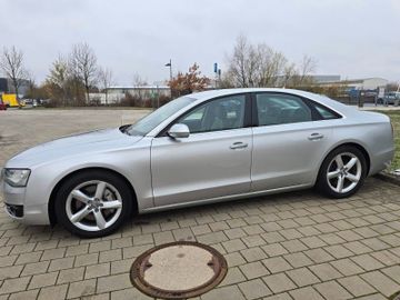 Audi A8 - 4