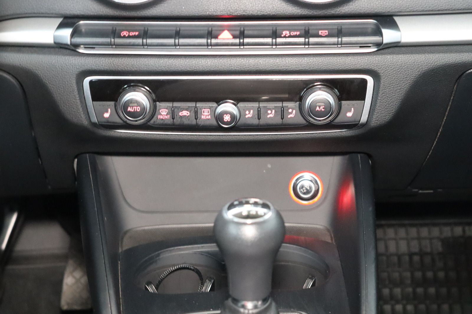 Fahrzeugabbildung Audi A3 1.4 TFSI * HU/AU neu * 1.Hand