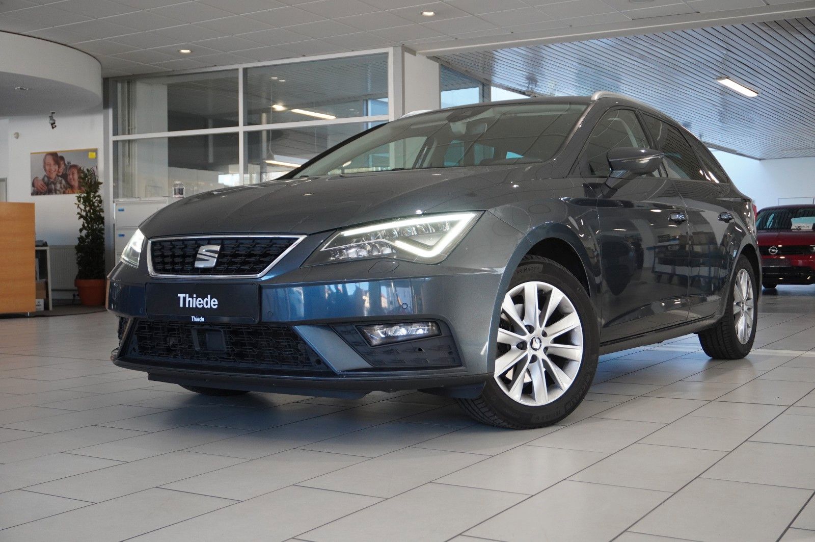 Fahrzeugabbildung SEAT Leon ST 1.6 TDI STYLE DSG NAVI/LED/KAMERA/SH/AHK