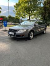 Volkswagen VW Passat 2.0 TDI DSG / Tüv 5/2026 - Volkswagen Passat mit Diesel-Antrieb: Navigationssystem, Kombi, Automatik, 2.5