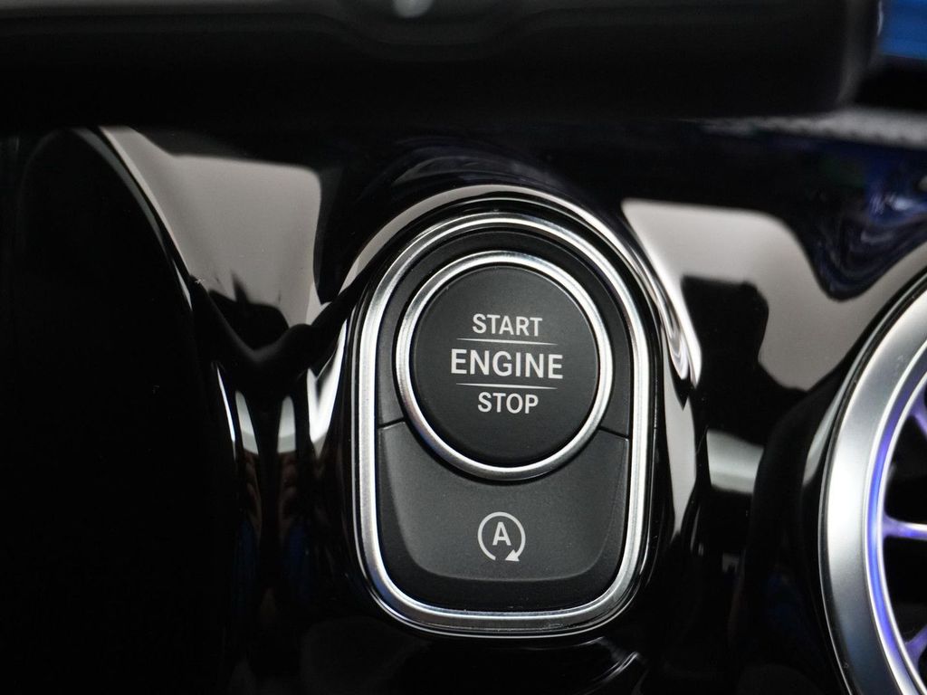 Mercedes-Benz A 180 Star Edition AMG Line | Panorama - Schiebe