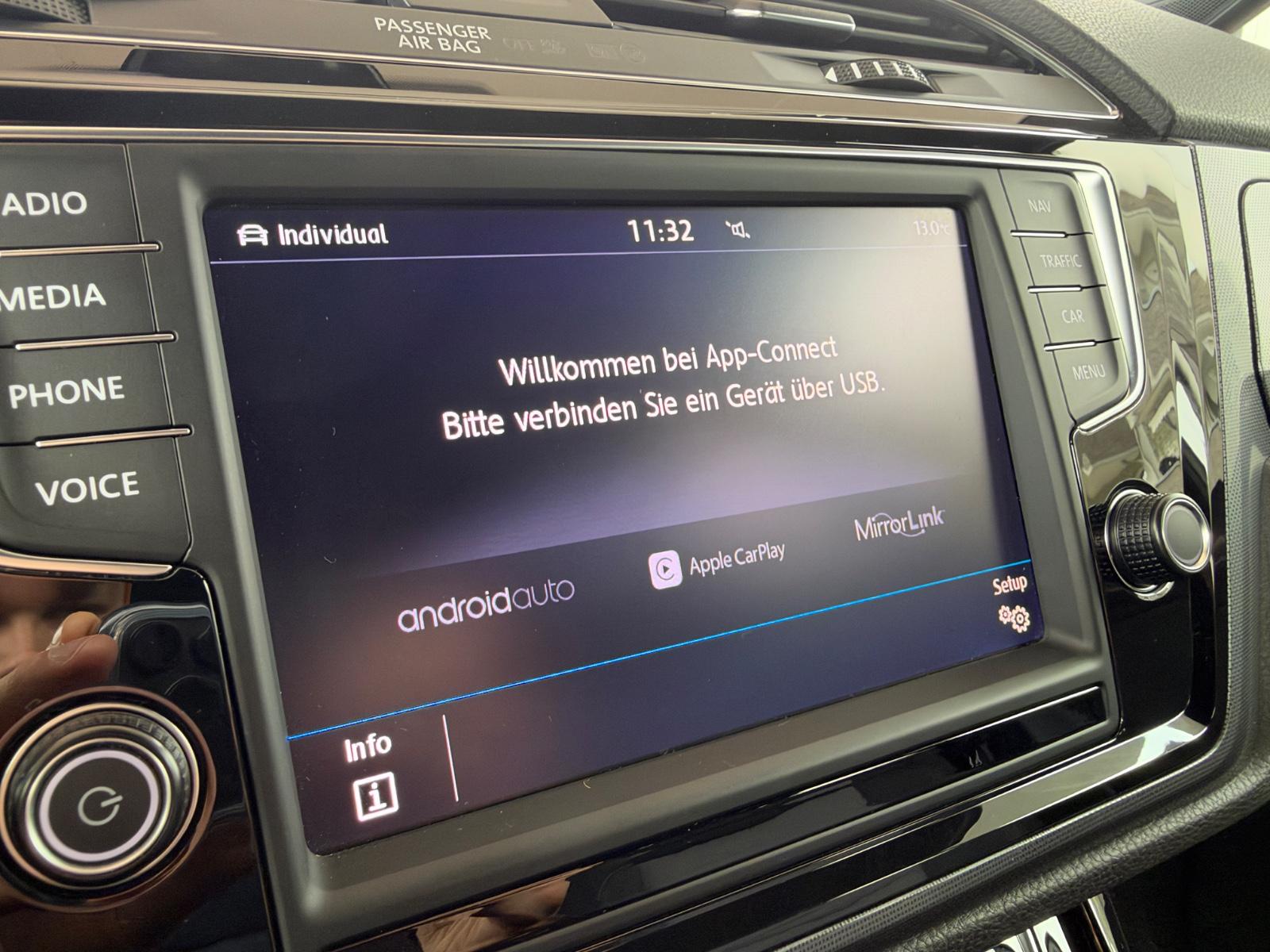 Volkswagen Touran 2.0 TDI, Highline, R-Line-Paket 1. Hand