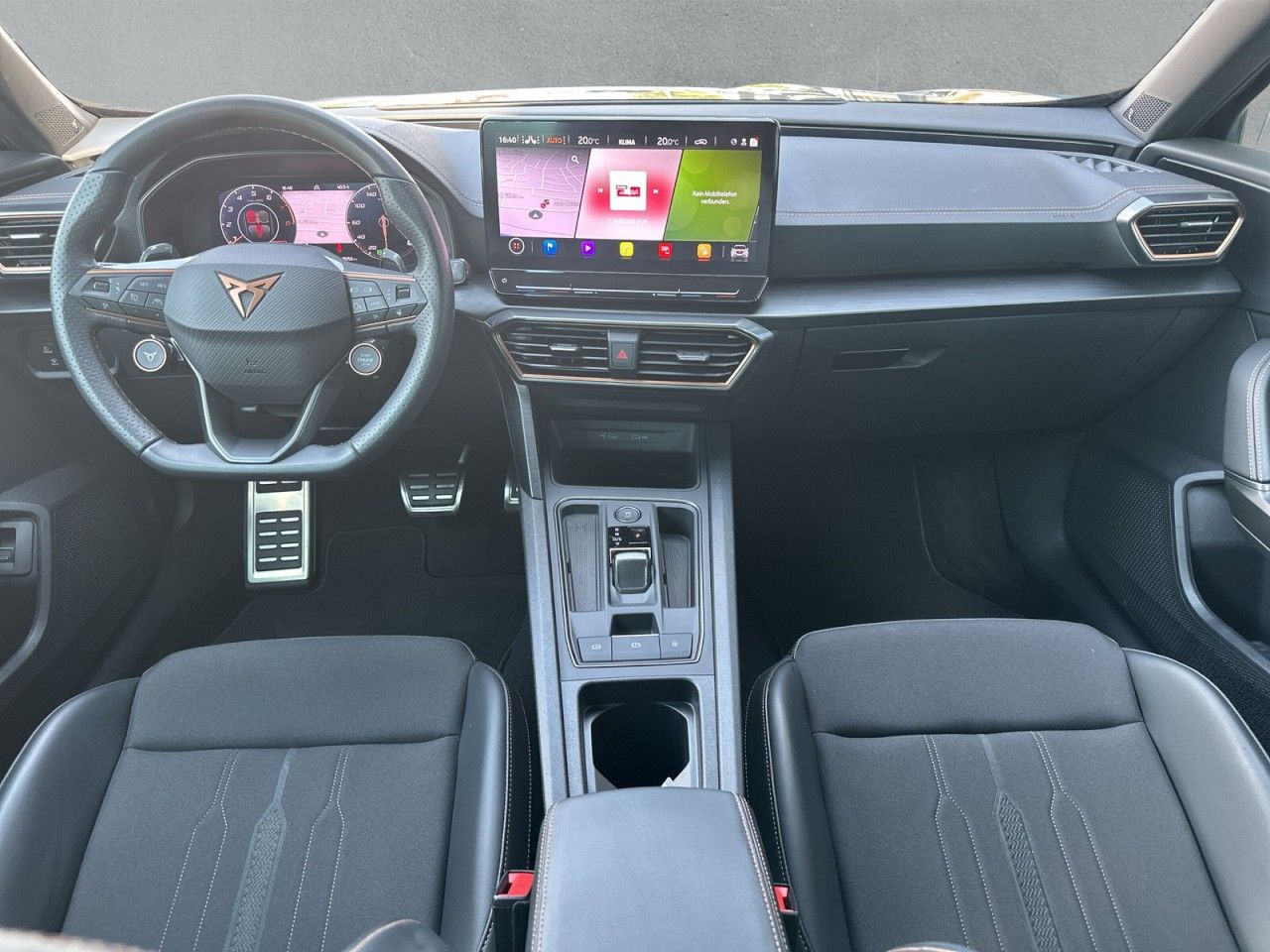Fahrzeugabbildung CUPRA Formentor VZ 2.0TSI 4Drive 310PS DSG+*AHK*Beats* - mit KI generiert/bearbeitet